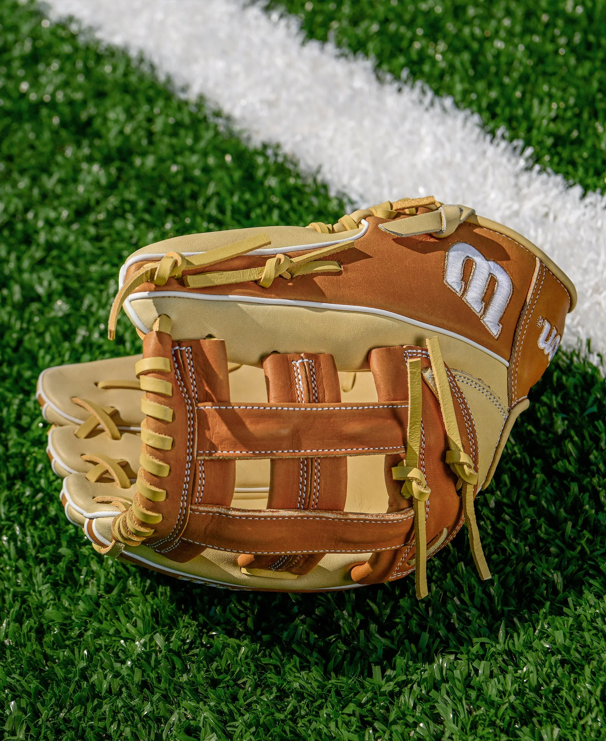 Wilson A1000 1750 Model 12.5" Baseball Outfield Glove - Image 4