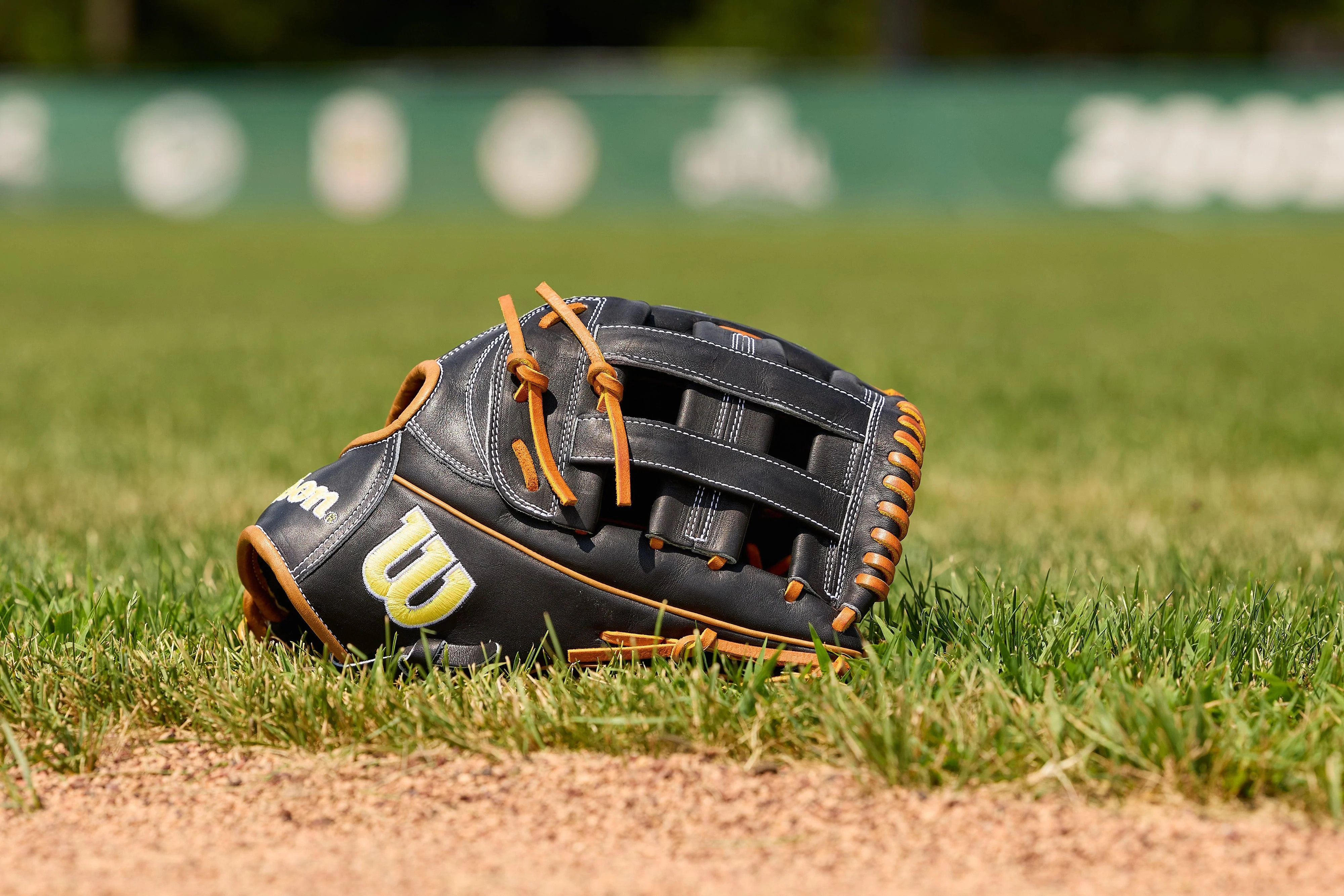 Wilson A2000 Classic 1750 Model 12.5" Baseball Outfield Glove - Image 4
