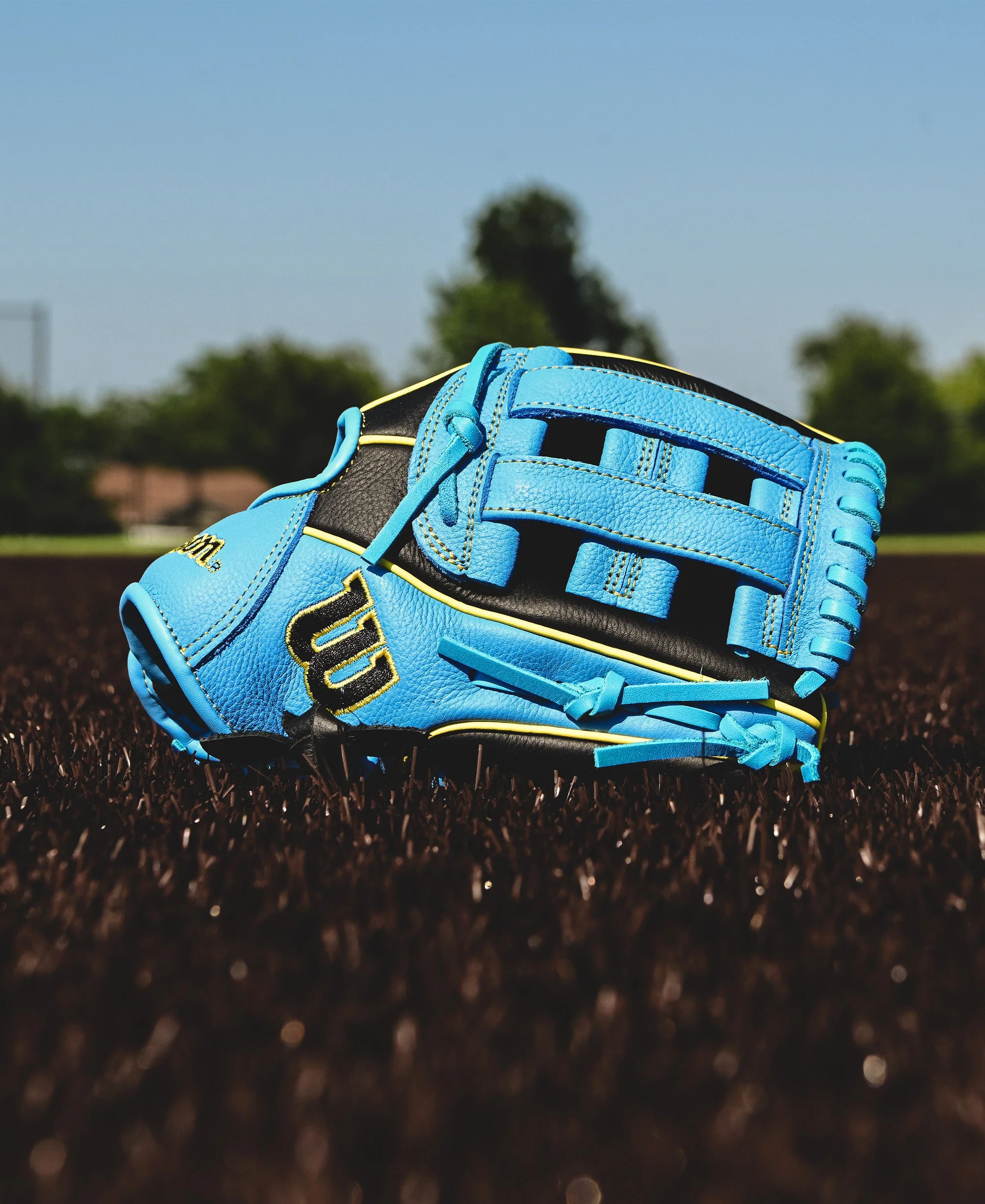 Wilson A500 10.5" Baseball Glove - Image 2