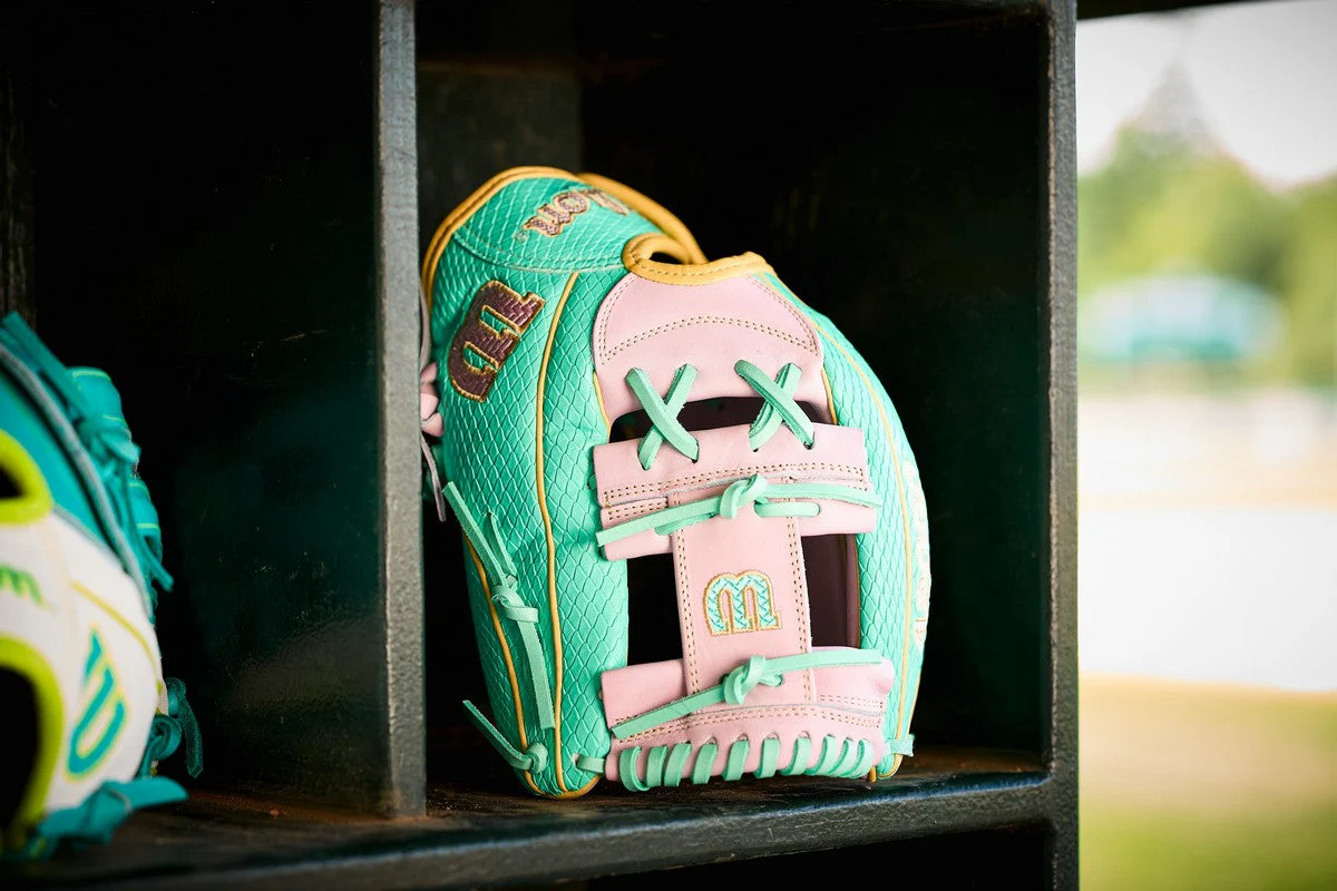 Wilson Spring 2026 A2000 H12 Model 12" Fastpitch Infield Glove - Image 4