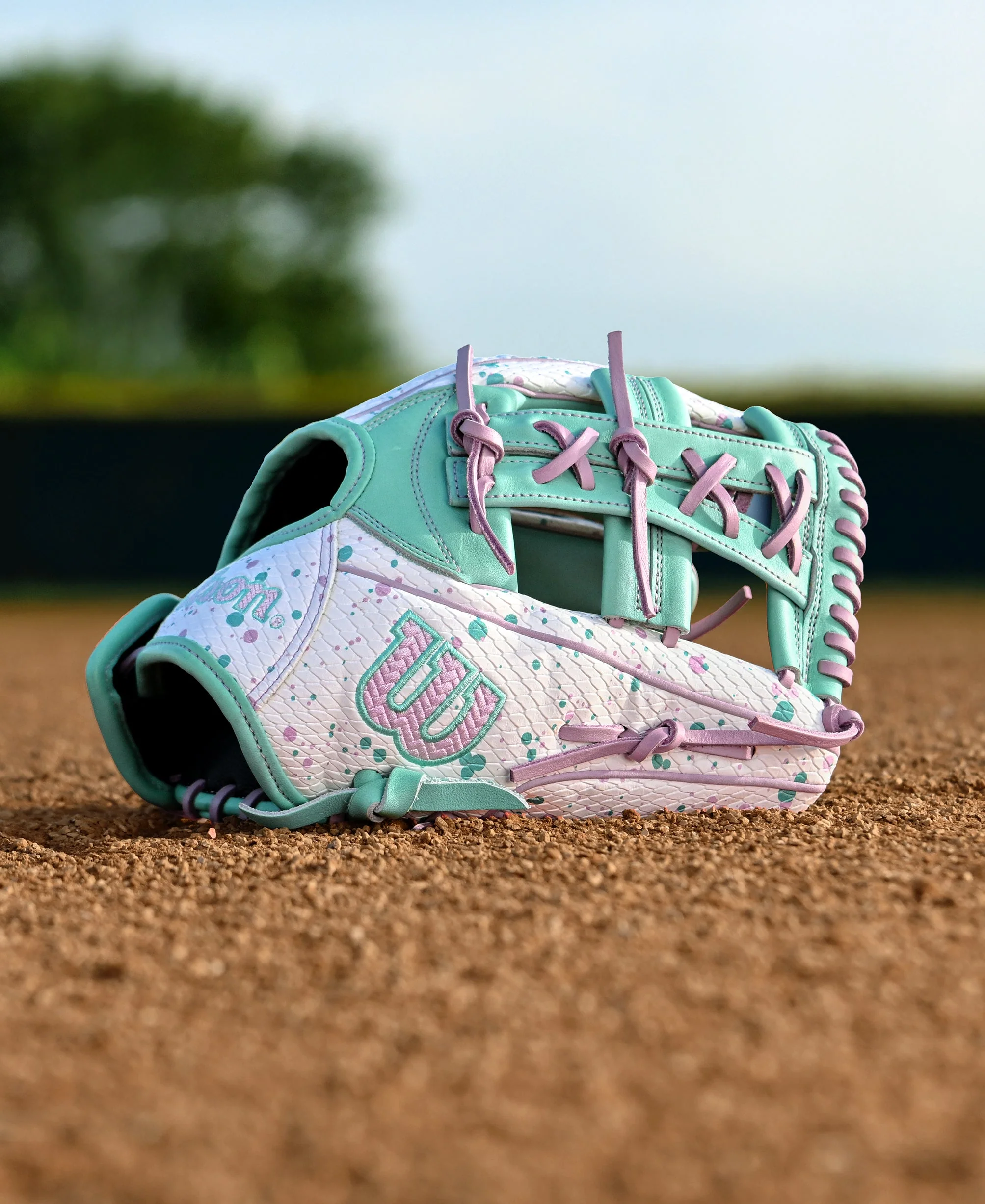 Wilson Winter 2025 A2000 FP75 SuperSkin Model 11.75" Infield Fastpitch Glove - Image 5
