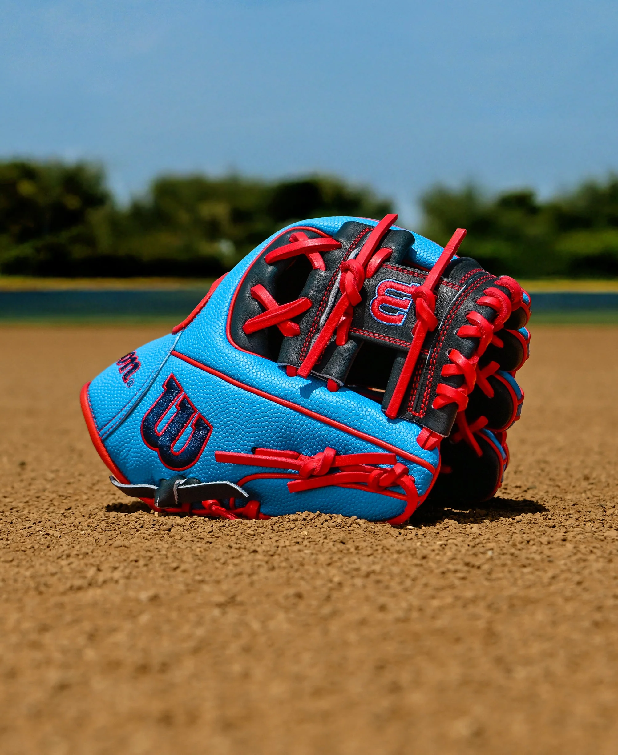 Wilson Winter 2025 A2000 PF11 SuperSkin Model 11" Infield Baseball Glove - Image 2